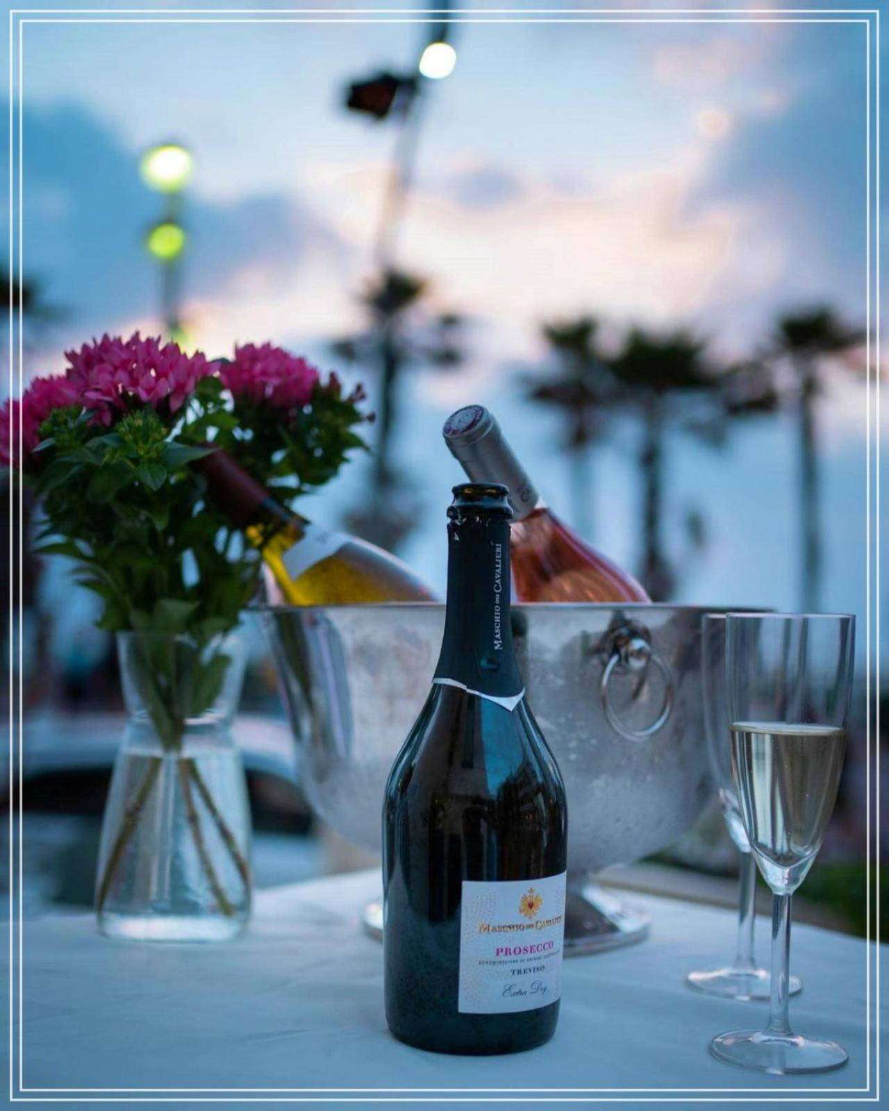 Bugrashov Beach 88 Hotel And Spa Tel Aviv Exterior photo